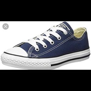 Converse All Star ⭐️ youth sneakers 👟 size 2